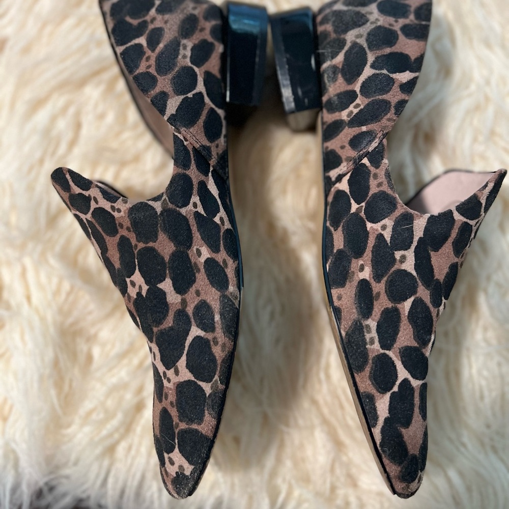 Leopard cutout flats